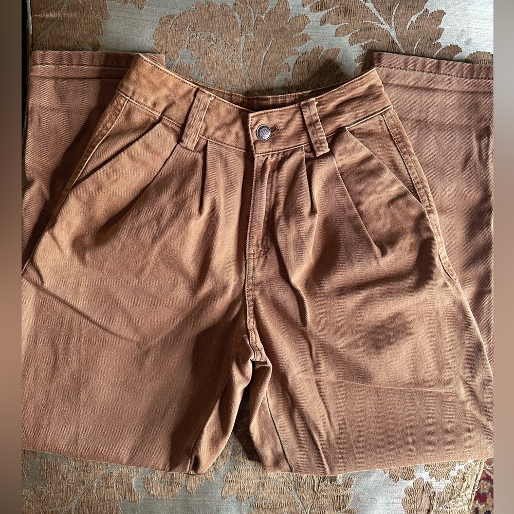 Bershka ASOS Pleated Ankle Pants Size 00